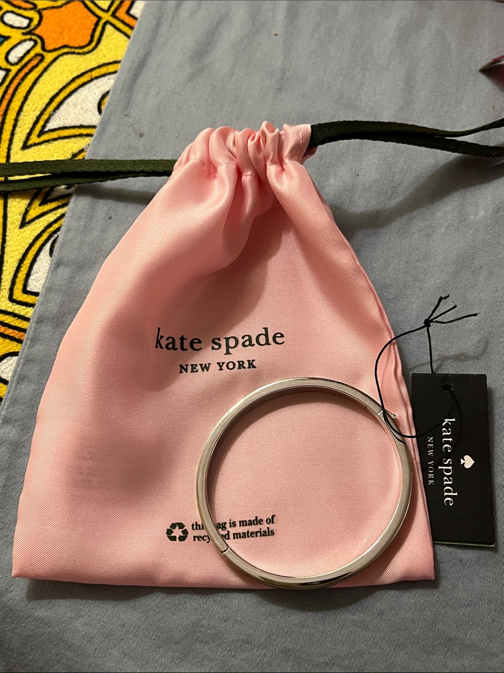 NWT🌞kate spade Green Enamel Silvertone Bangle w/Silver Spades & Locking Clasp - Picture 8 of 8